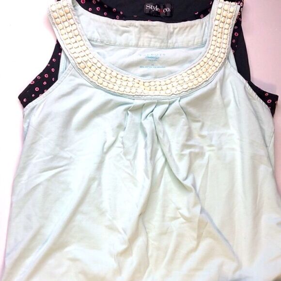 💜 8-Pack Women’s Tops XS–M | Mixed Brands | Great for Resale or Everyday Wear - Picture 5 of 16